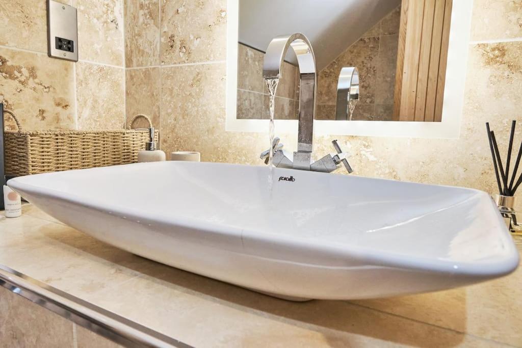 The Chase, Luxury Hot Tub Retreat, Pets Welcomed Dipton Kültér fotó